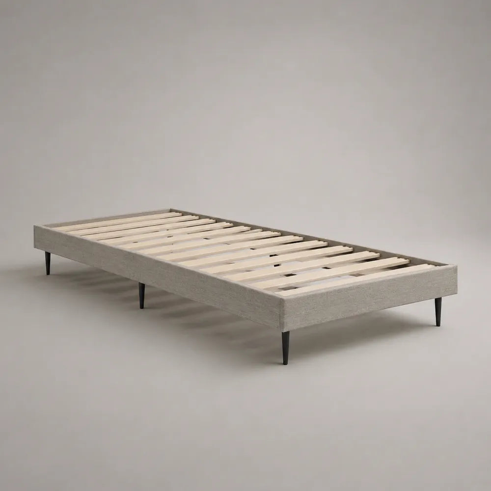 Cadre de lit double en tissu gris avec sommier à lattes et pieds en métal 160 x 200 cm